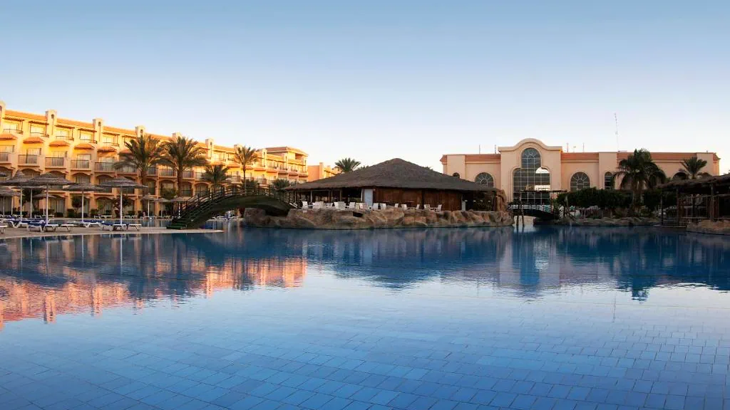 Hotel Pyramisa Beach Resort - Sahl Hashish